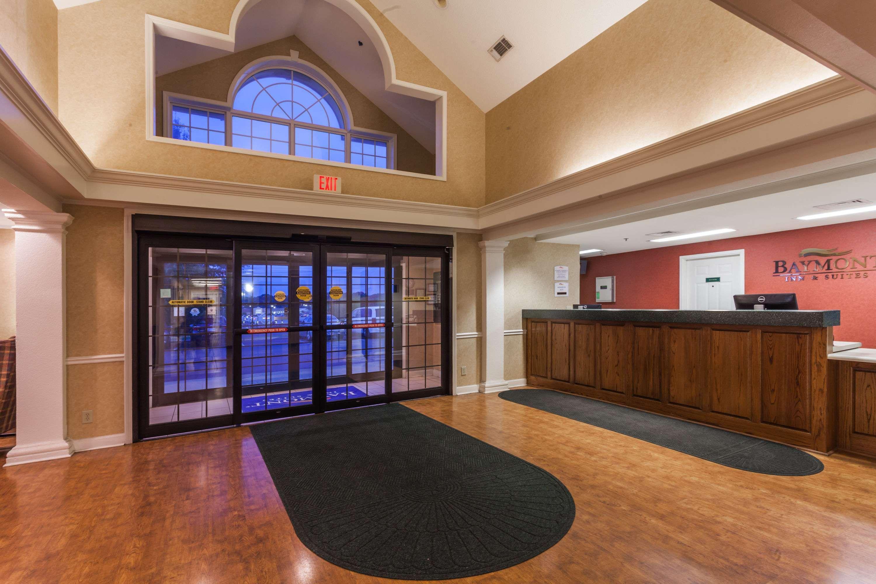 Baymont By Wyndham Columbia Maury Hotel Buitenkant foto