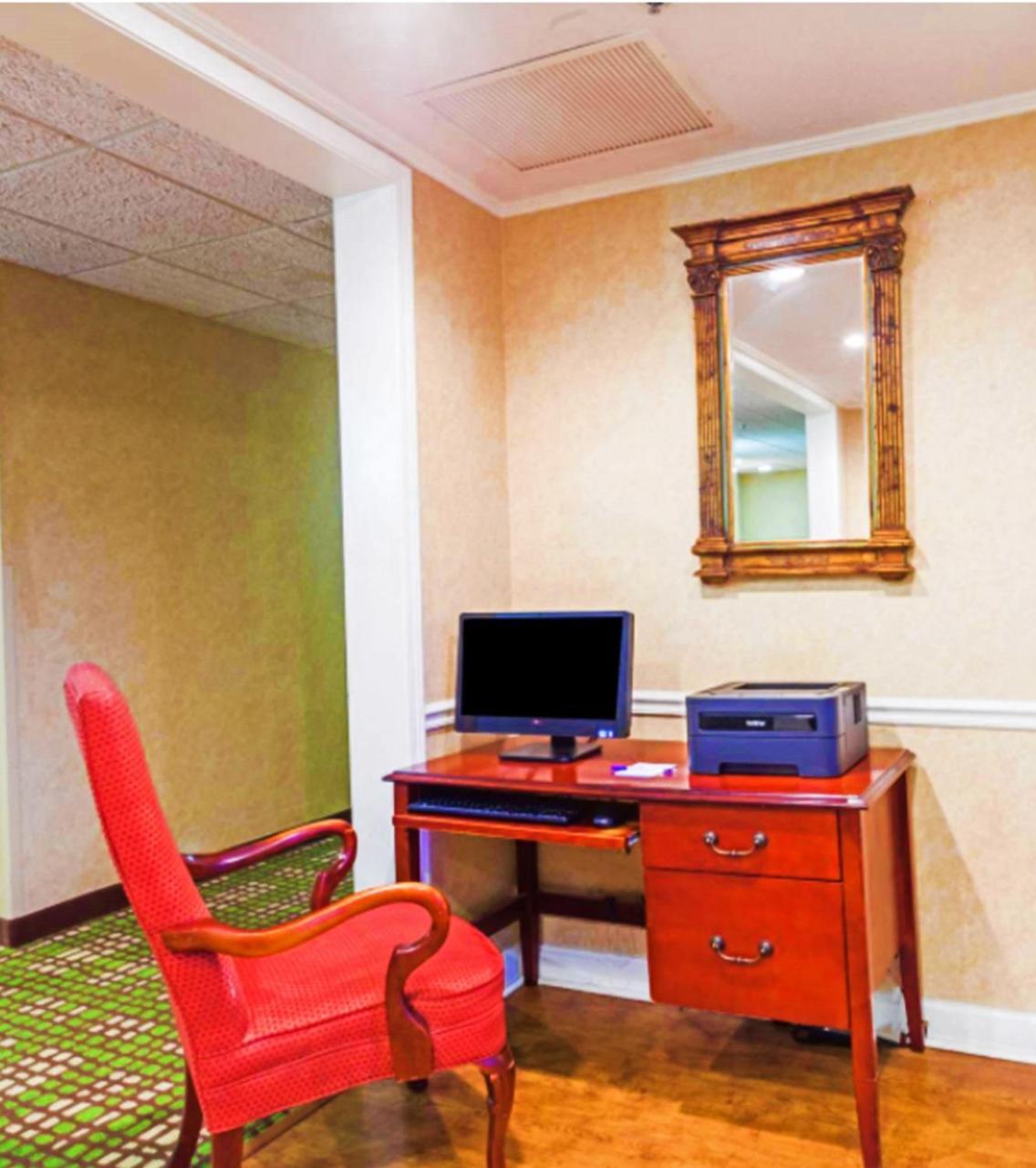 Baymont By Wyndham Columbia Maury Hotel Buitenkant foto